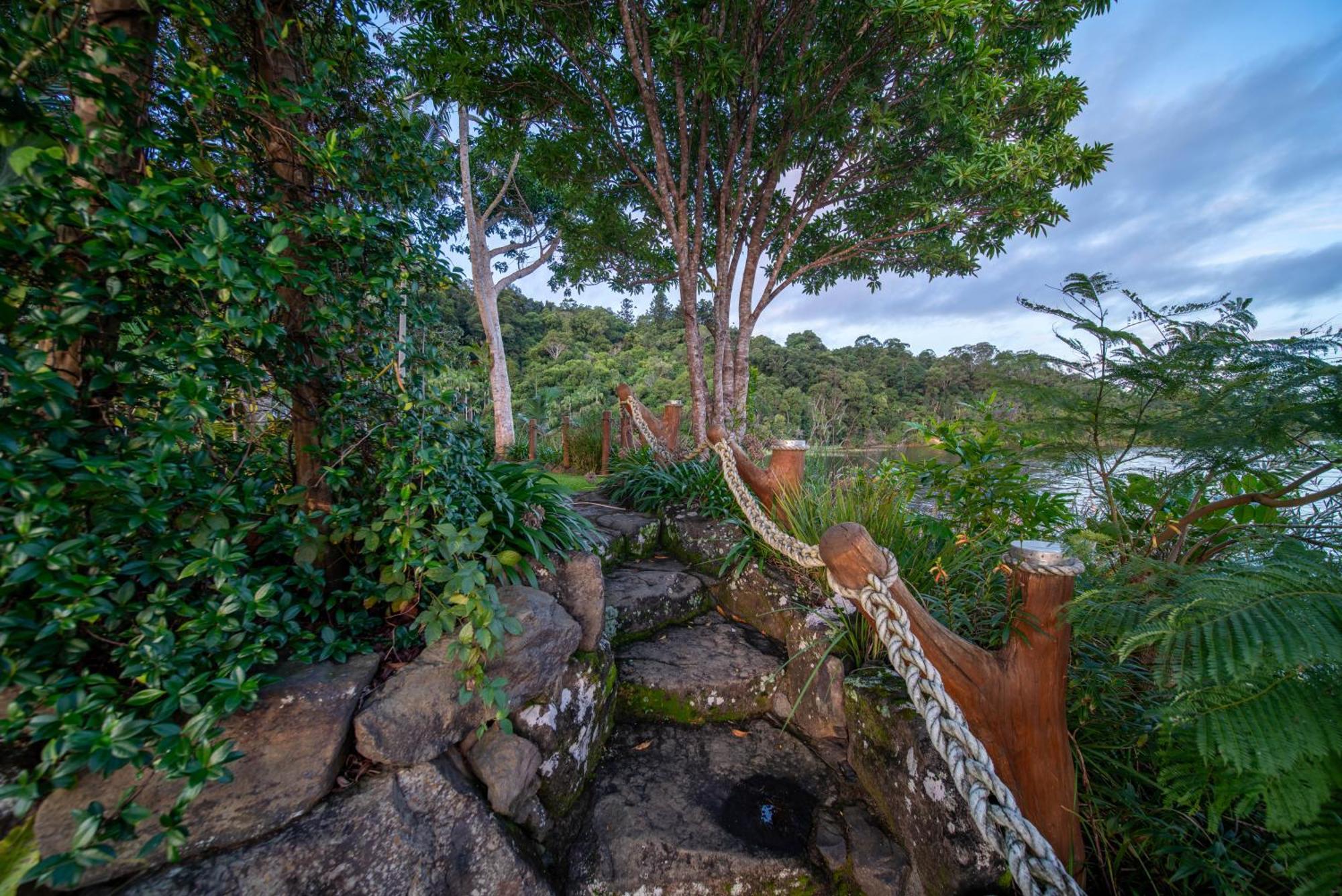 Secrets On The Lake Montville Exterior foto